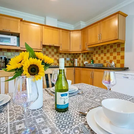 Apartment Bright Family-friendly In Limerick Junction