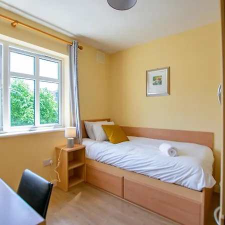 Bright Family-friendly In Appartamento Limerick Junction