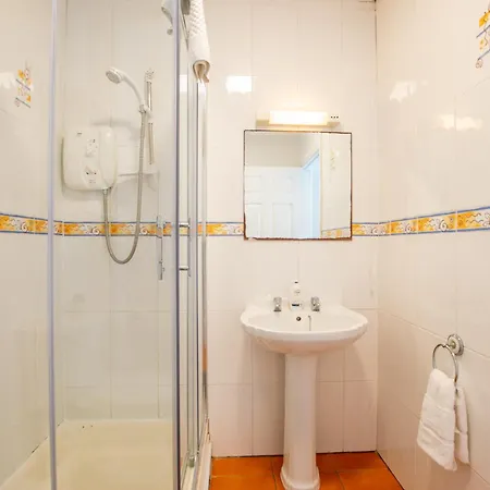 Bright Family-friendly In Apartment Limerick Junction